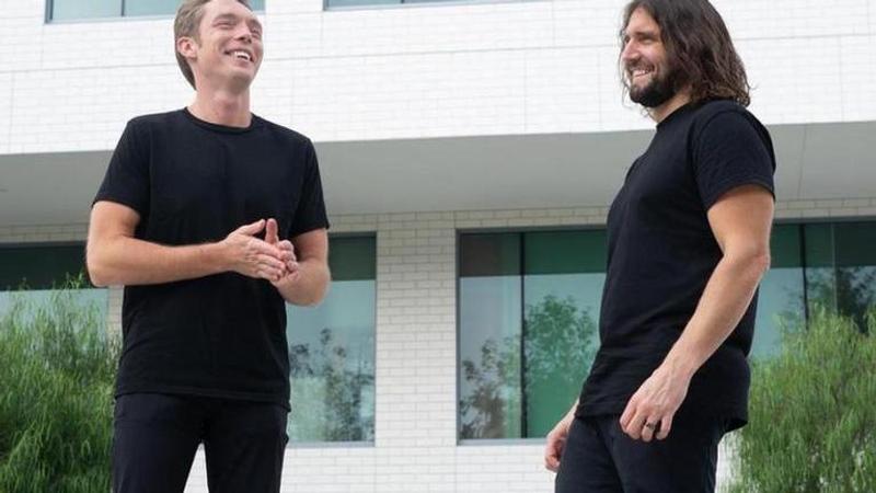 what time does the minimalists: less is now release on netflix