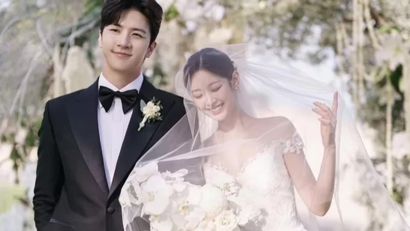 MBLAQ Thunder Ties The Knot With Gugudan Mimi