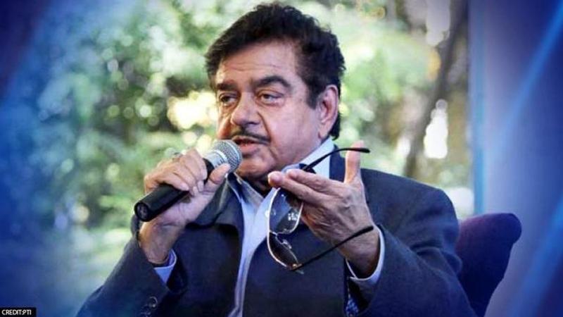 Shatrughan Sinha spends quarantine by binge-watching, appreciates actors on Twitter