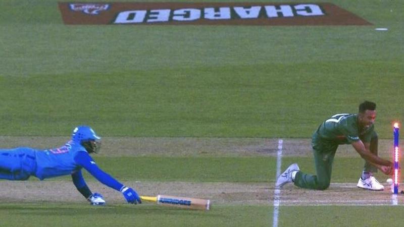 Dinesh Karthik, India vs Bangladesh, T20 World Cup, IND vs BAN, Dinesh Karthik run out, Virat Kohli, Virat Kohli Dinesh Karthik run out, Virat Kohli