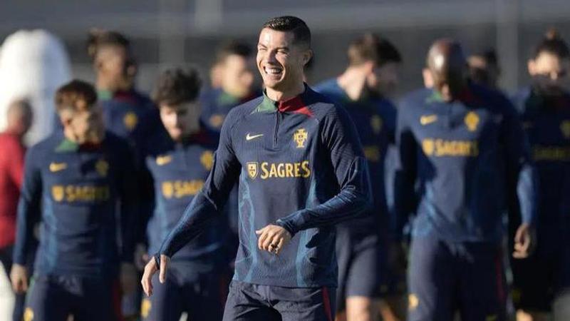 Cristiano Ronaldo trains for Portugal