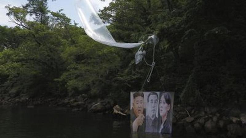 SKorean activist floats leaflets to North amid high tensions