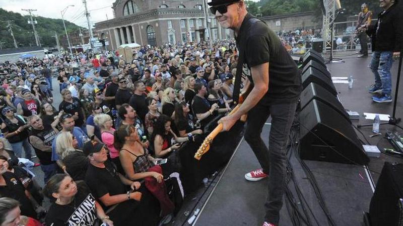 Great White apologizes for mask-less show in North Dakota