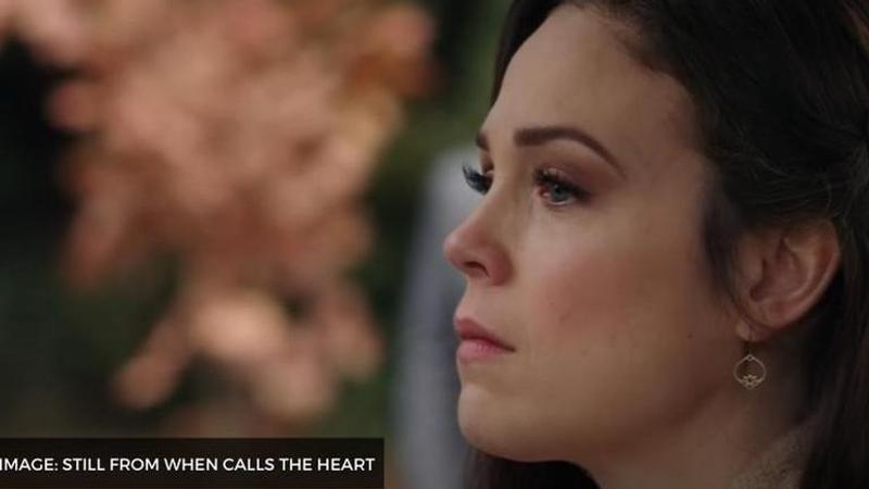 who did elizabeth choose on when calls the heart