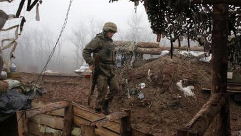 Dozens protest against ceasefire in east Ukraine