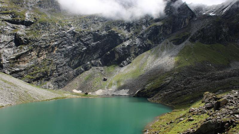 Located in Chamoli district of Uttarakhand near Joshimath, the sacred shrine derived its name from the nearby glacial lake known as Hemkund. 