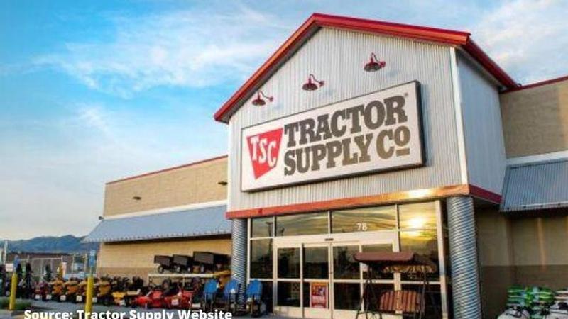 tractor supply hours