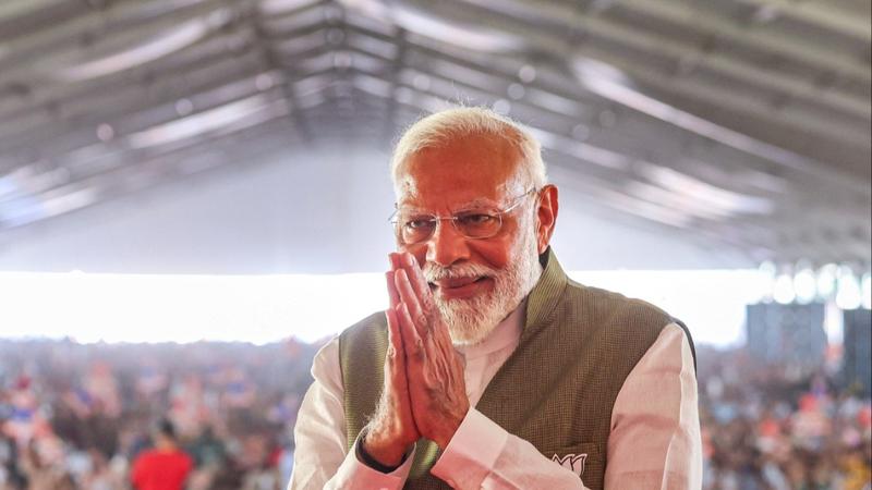 Noting that Bengal’s industry perished under ‘bandh culture’ of Left & TMC, PM Modi said his govt will work towards making WB an industrial state like Gujarat.