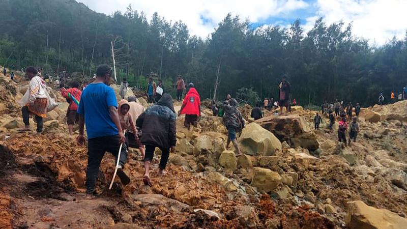 The International Organization for Migration on Sunday increased its estimate of the death toll from a massive landslide in Papua New Guinea to more than 670.