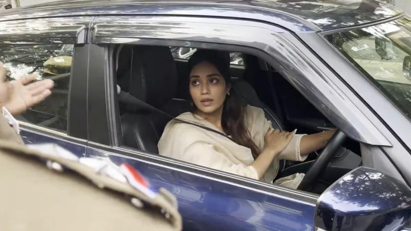   Actress Nivetha Pethuraj's Video of Altercation With Cops Goes Viral, Slams Man For Filming It 