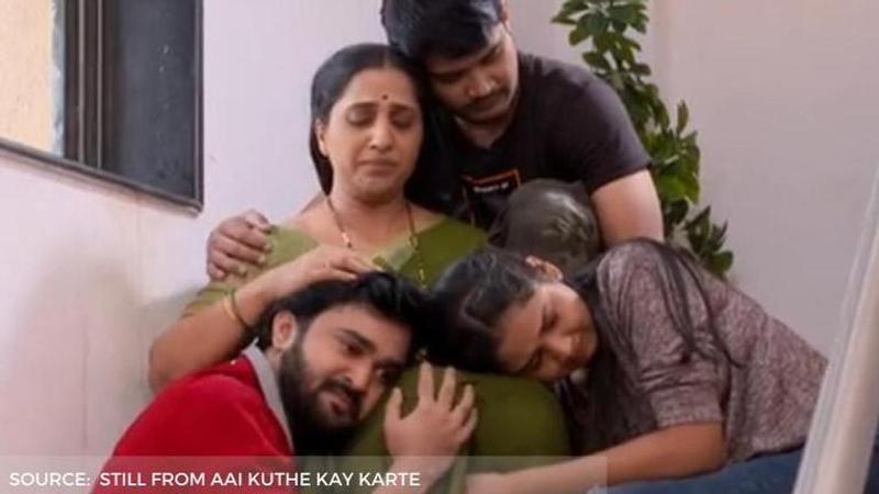 aai kuthe kay karte episode