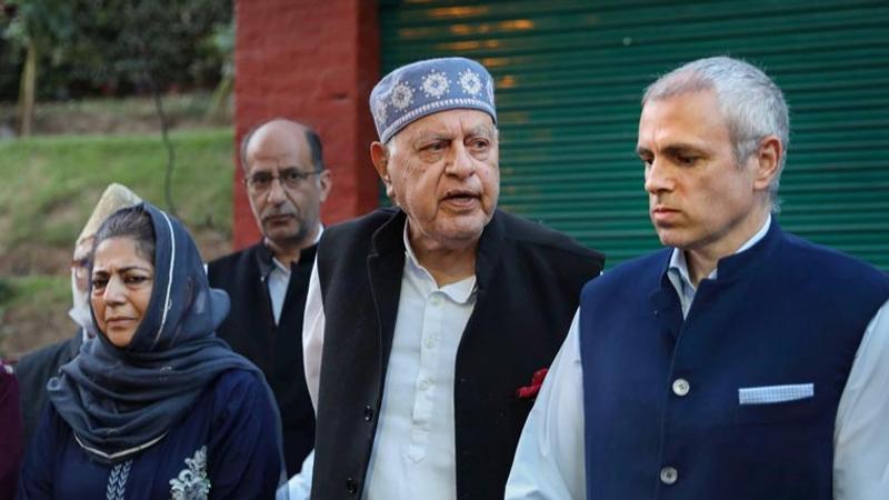 Mehbooba Mufti (Left), Farooq Abdullah (Middle) and Omar Abdullah