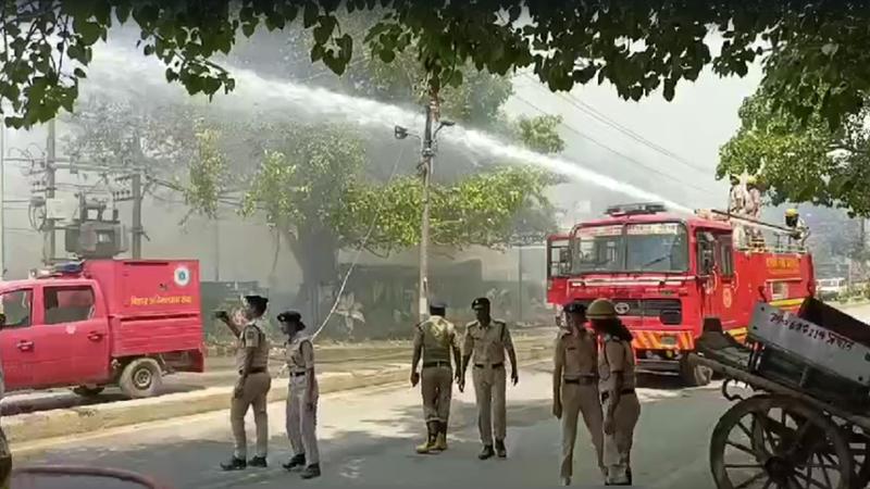 Fire enguls a slum cluster near Ganga ghat in Patna