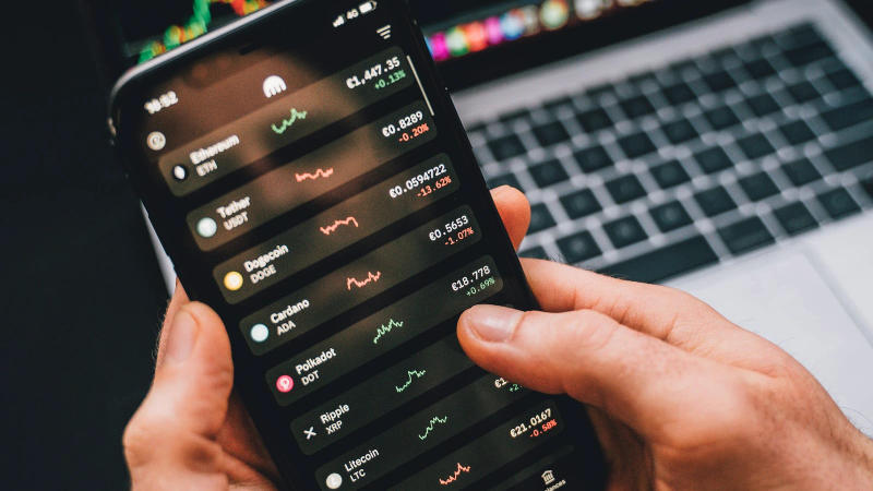 Mid-cap stocks offer higher growth potential compared to large-cap stocks, with opportunities for capital appreciation and the ability to tap into niche market segments.