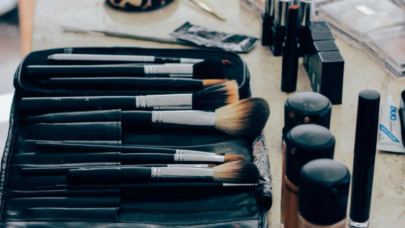 Makeup brushes