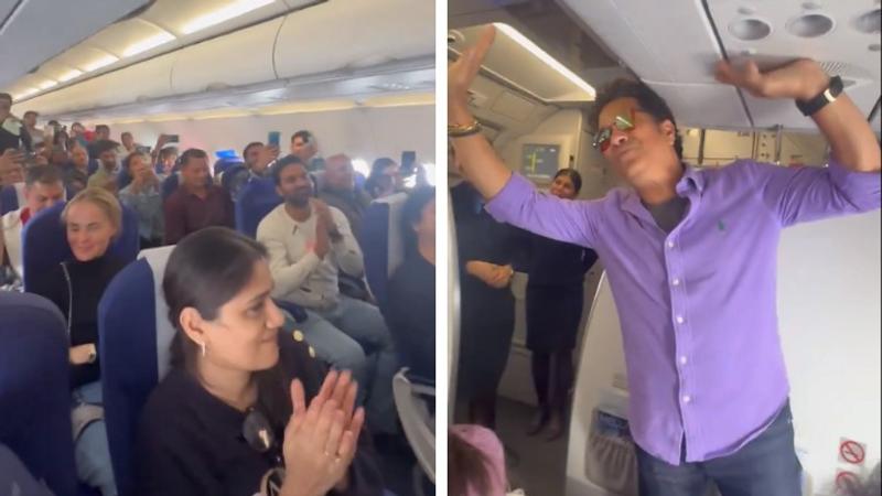 Sachin Tendulkar and fans in a flight