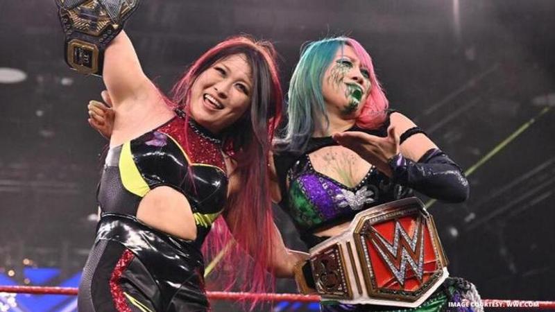 Asuka and Io Shirai