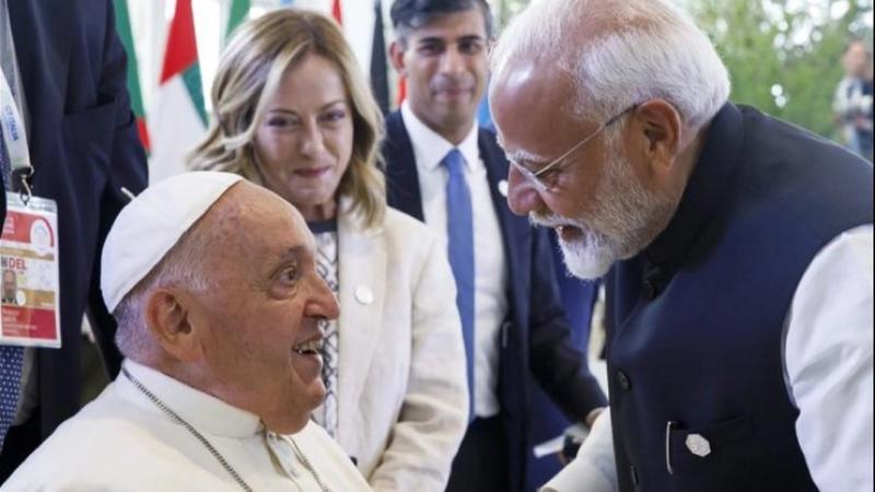 Prime Minister Narendra Modi meets Pope 