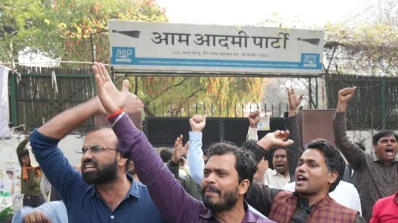 AAP workers protest at ITO 