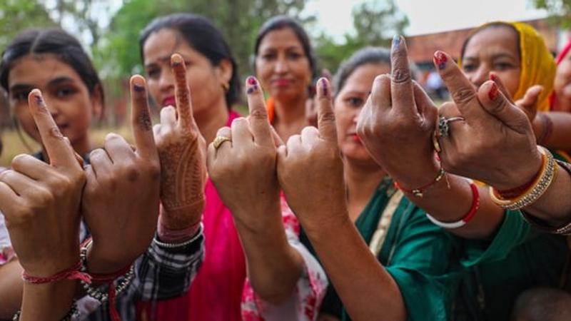 Women voters outnumber men in phase 6