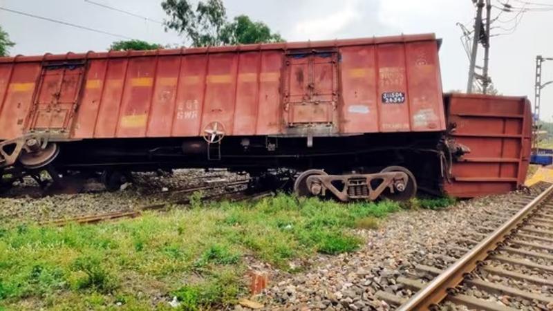 Goods Train Derails Near Palghar Maharashtra