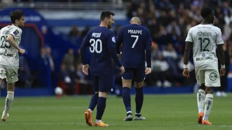 Lionel Messi & Kylian Mbappe