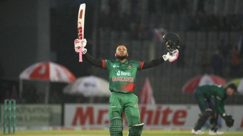 Mushfiqur Rahim celebrates his century