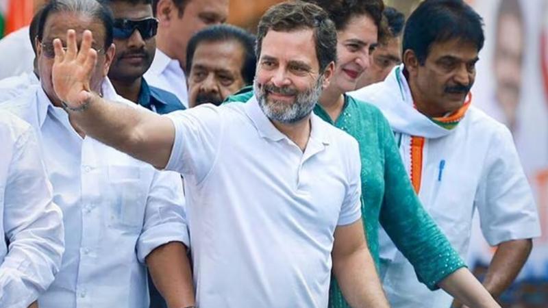 Congress leaders Rahul Gandhi and Priyanka Gandhi during a roadshow in Wayanad 