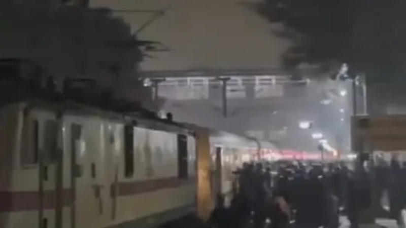 Many injured as devotees pelt stones at train on New Year