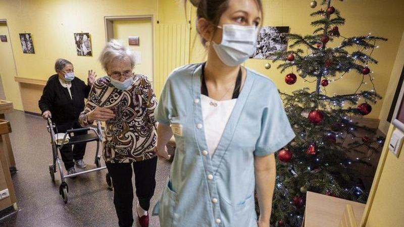 In France, a pandemic dilemma over holiday rights for elders