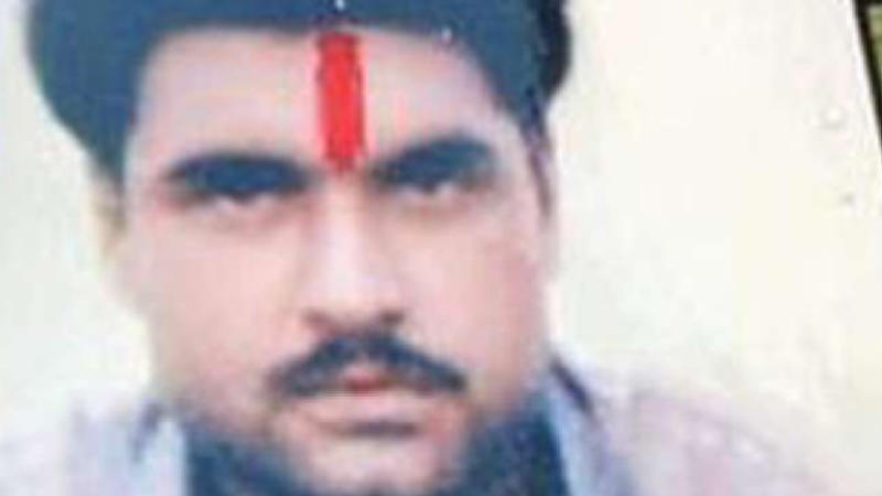 Sarabjit Singh's killer still alive, claimes Lahore police officer.