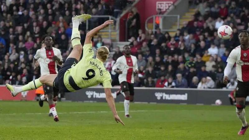 Erling Haaland scores a stunning 'bicycle kick' to help Manchester City secure win - WATCH