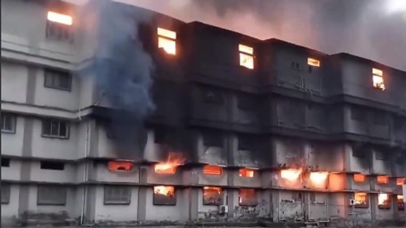 Massive Fire Breaks Erupts at Factory at Saravali MIDC In Bhiwandi | VIDEO