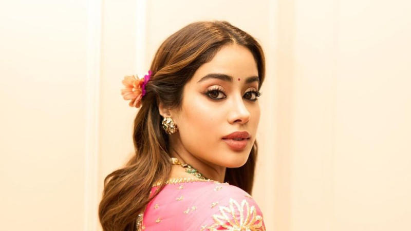  Janhvi Kapoor