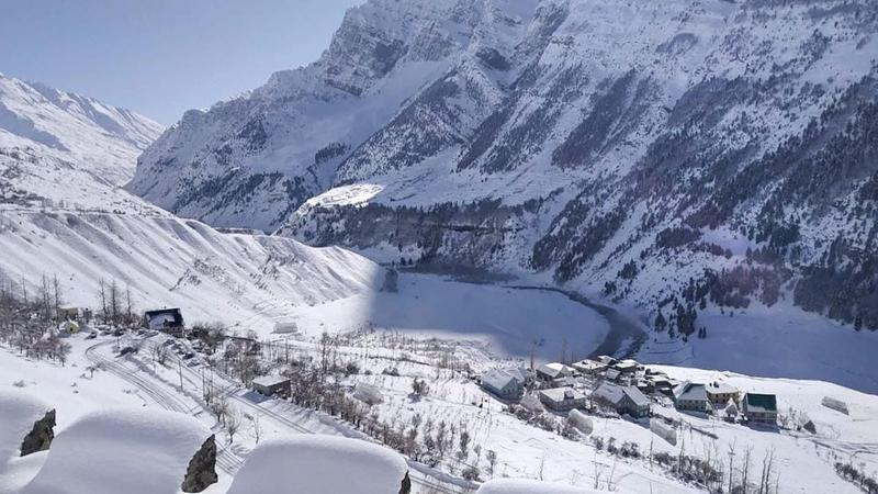 Himachal Pradesh continues to face cold wave conditions. 