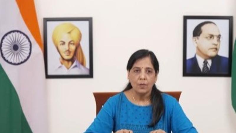 Sunita Kejriwal urged people to send ‘messages of support’ to Delhi CM