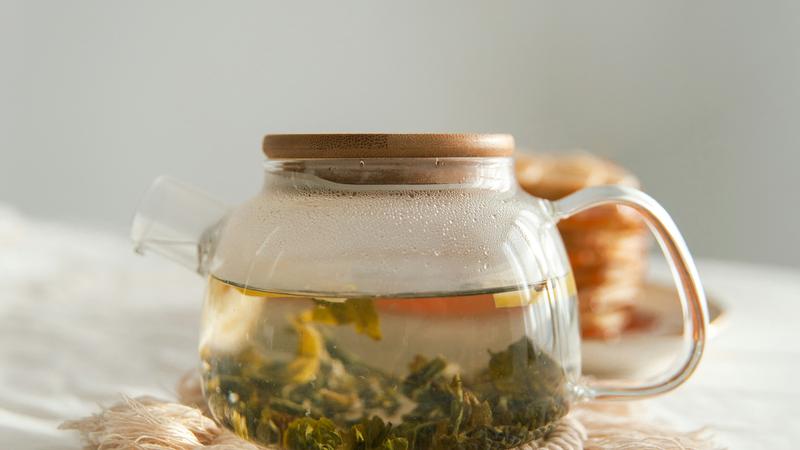 Herbal teas: Certain herbal teas, such as chamomile, ginger, and peppermint, have been shown to help alleviate menstrual pain and reduce inflammation.