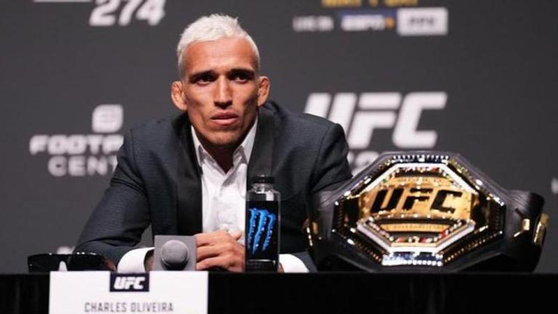 Charles Oliveira, Justin Gaethje, UFC 274, Charles Oliveira vs Justin Gaethje, Charles Oliveira miss weight, charles oliveira controversy, UFC fight