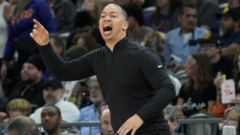 LA Clippers head coach Tyronn Lue 