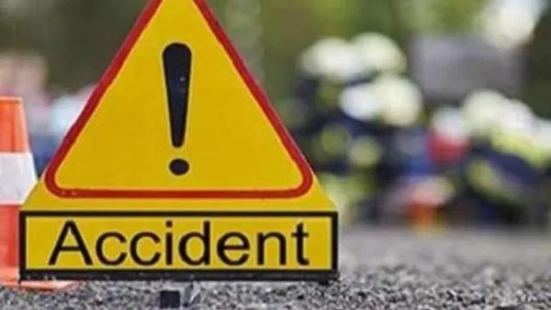 7-yr-old girl, parents among 4 dead as SUV hits truck in Rajasthan