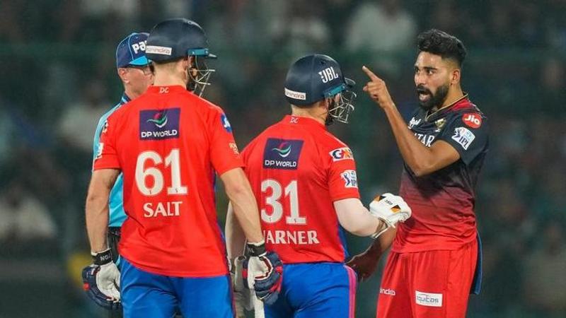 Verbal argument between Phil Salt and Mohammed Siraj,