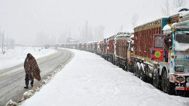 Heavy snowfall across Kashmir