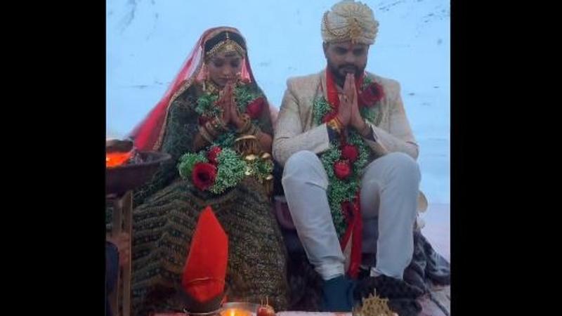 Gujarati Couple Getting Married At -25 Degrees In Himachal Pradesh's Spiti Valley