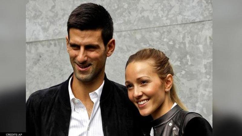 Novak Djokovic washes utensils