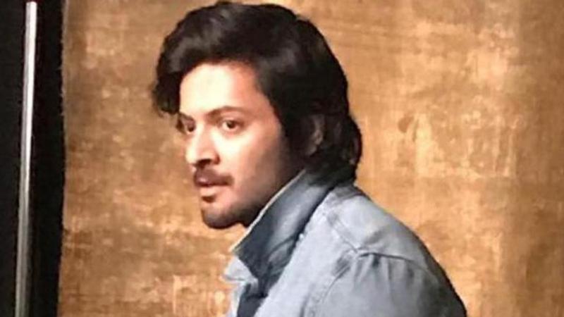 Ali Fazal arouses curiosity by hinting about a new announcement, frenzy fans react