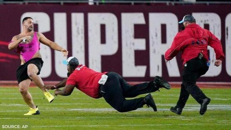 Super Bowl streaker