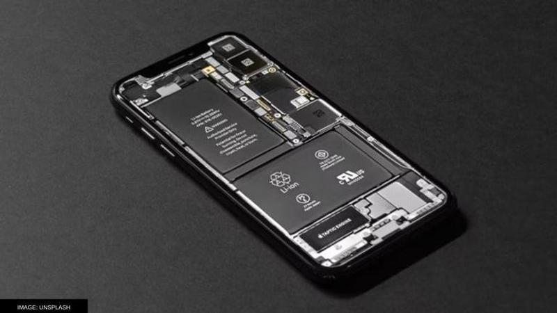 Apple iPhone users are reporting faster battery drain after updating to iOS 15.4