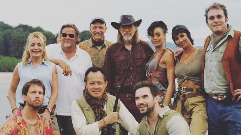 tremors shrieker island  cast